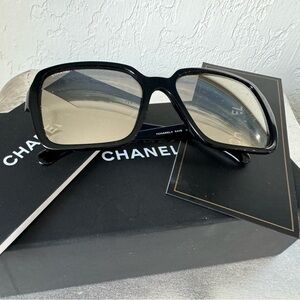 Pre-owned Chanel Sunglasses